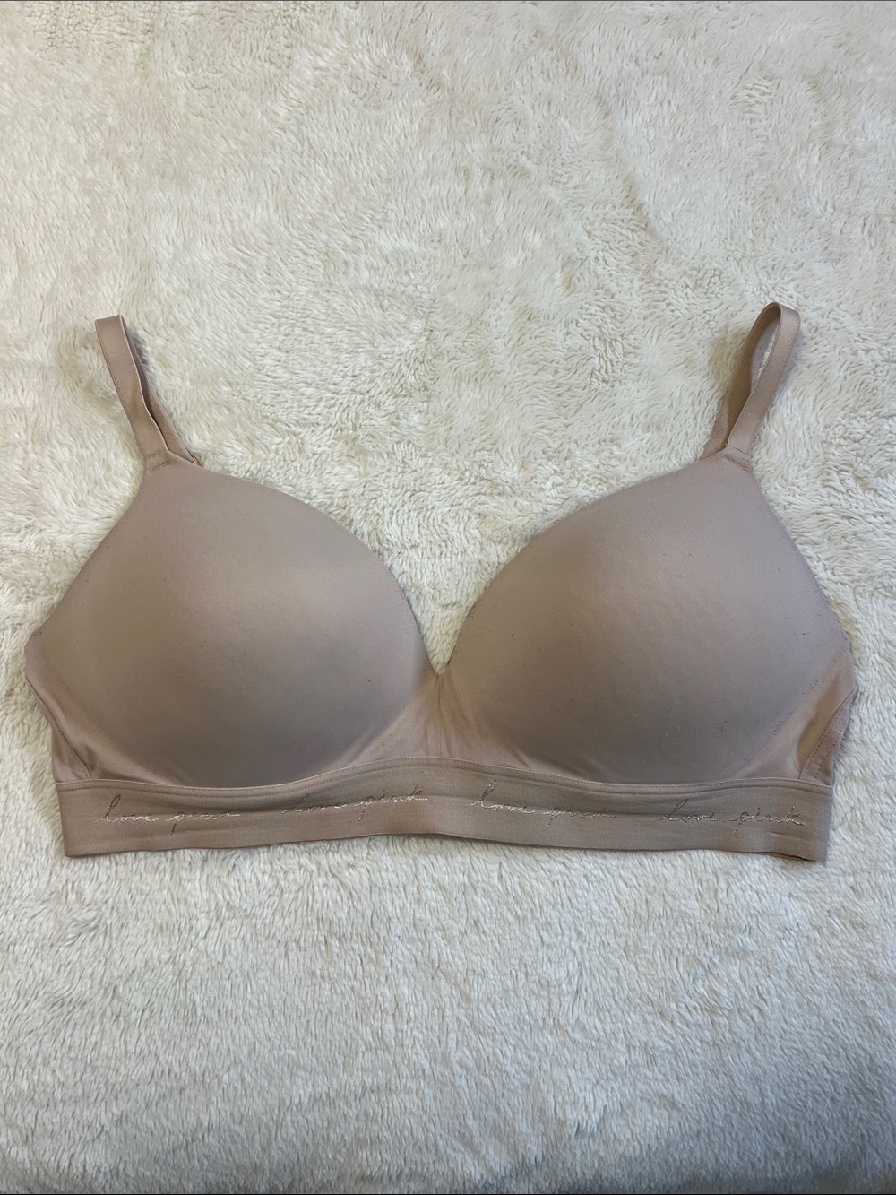 Victoria’s Secret PINK Everyday Nude Wireless T-Shirt Bra Size 40C.
